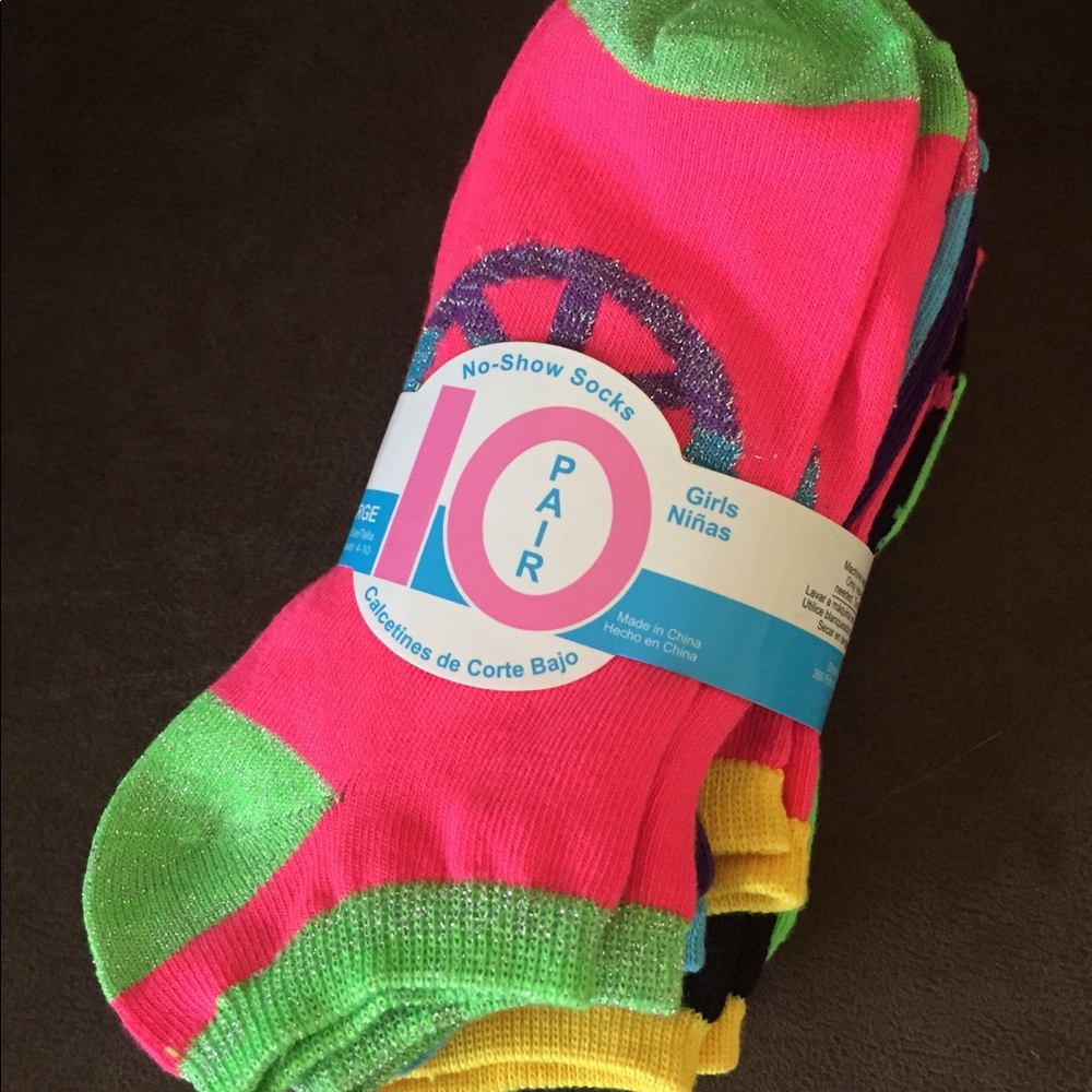 6 pack no show socks- new